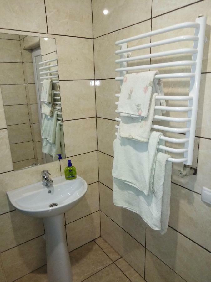 Apartament On Komarova 29 Вулиця Комарова 29 Kropyvnytskyj Exteriör bild